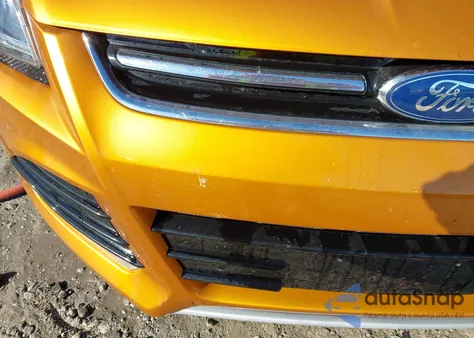 2016 Ford Escape Titanium z USA, uszkodzony, nr VIN 1FMCU9J93GUA18235